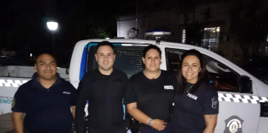 140338_policiasalvanunanenaahogadacomida