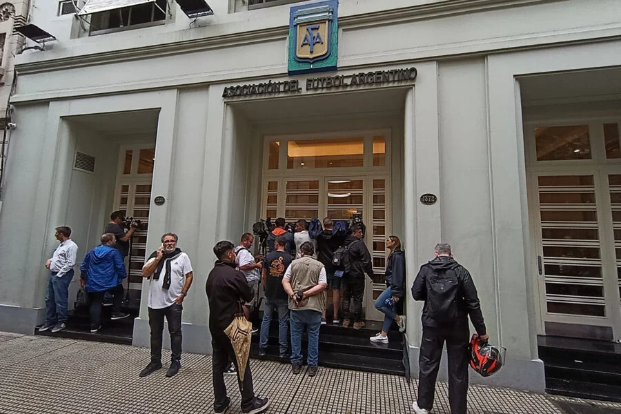 allanamiento-AFA-asur-finanzas-NA-Juan-Vargas-2-e1765321179962