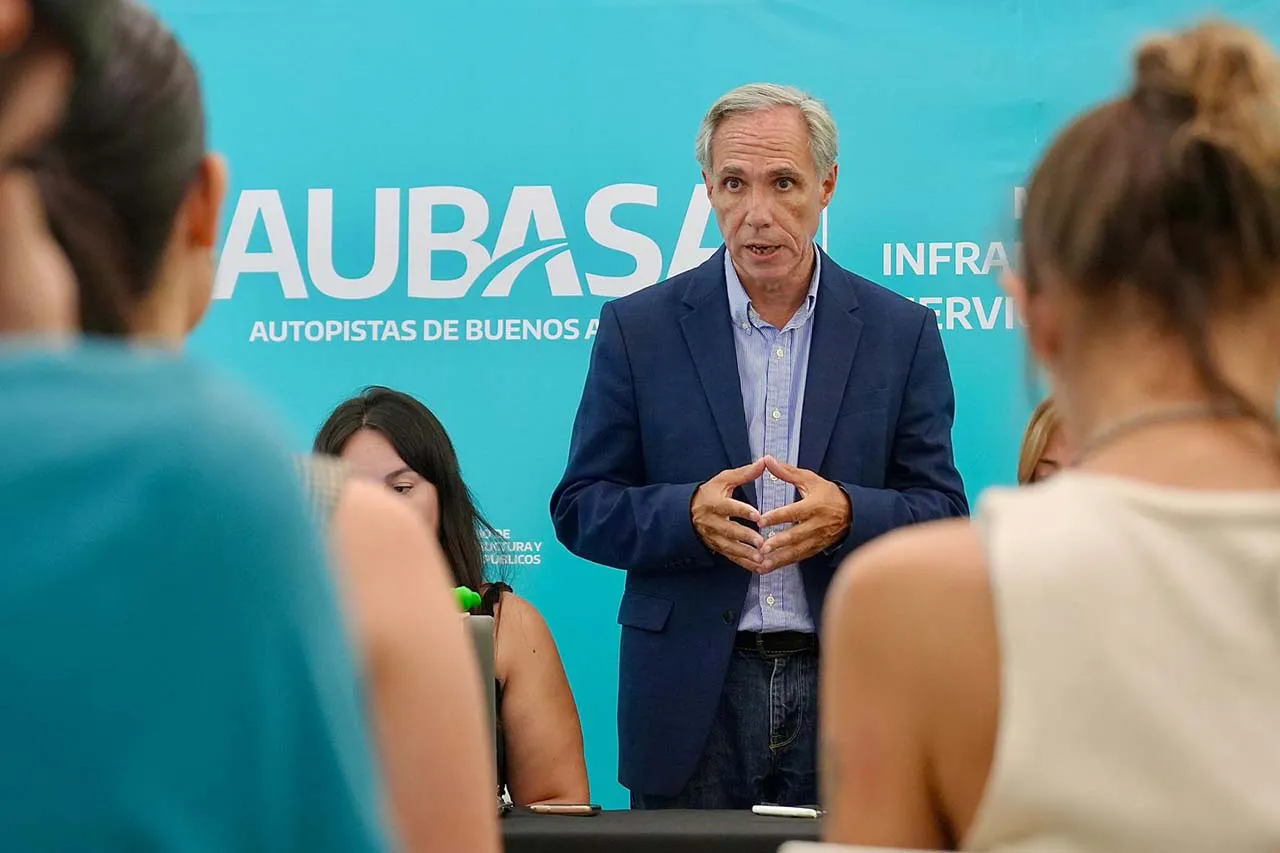 Avanza-en-AUBASA-la-puesta-en-marcha-de-paneles-solares-en-la-Autopista-Bs.As-La-Plata-2