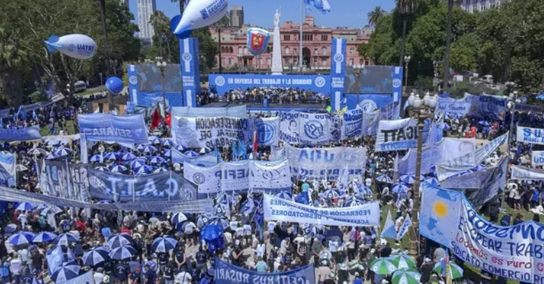 La-CGT-rechazo-la-reforma-laboral-en-Plaza-de-Mayo-y-anticipo-un-paro-nacional-como-parte-de-su-plan-de-lucha