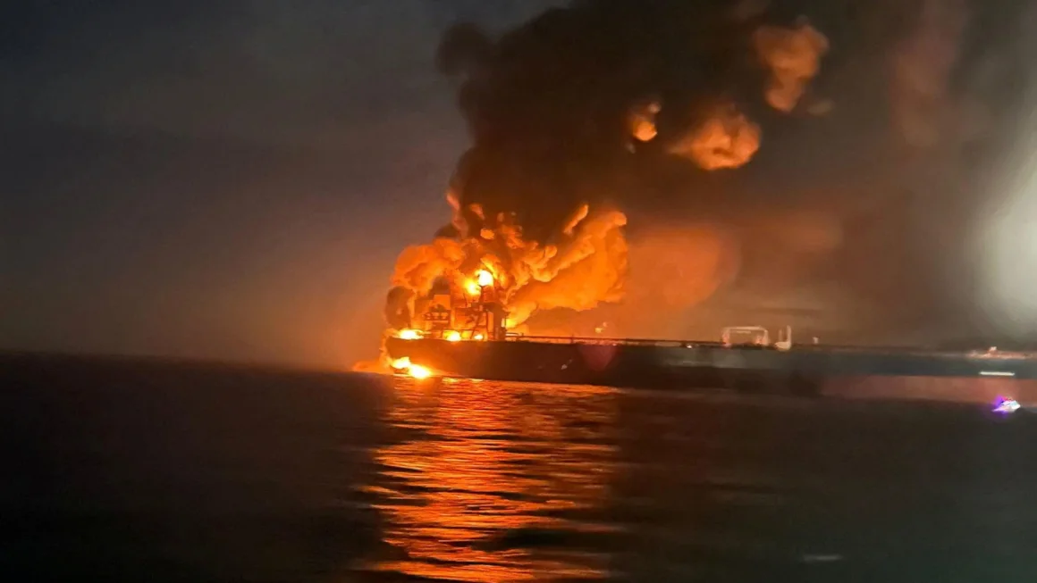 2025-11-28t200623z-630048126-rc2v5iazsf1l-rtrmadp-3-turkey-ship-blast-20251129180509569