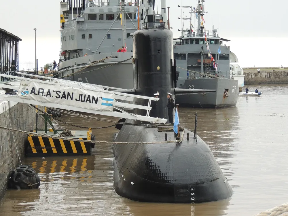 2560px-Submarino_ARA_San_Juan_(33866567363)