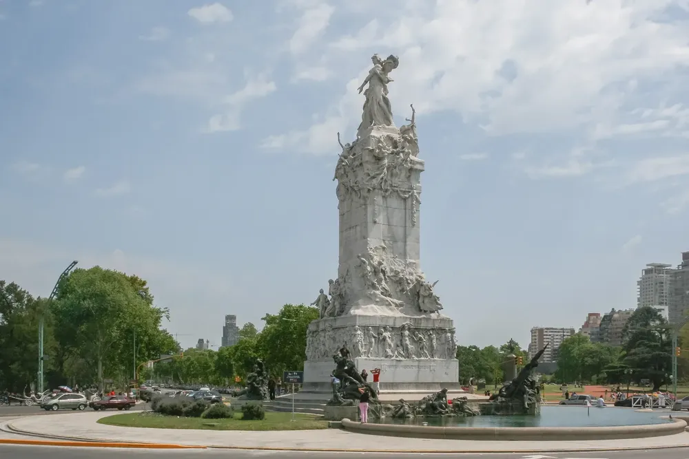 monumento-espanoles-1600x1067