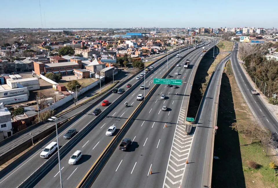 AUBASA-construira-el-cuarto-carril-en-la-zona-de-mayor-transito-de-la-AU-Bs.As-La-Plata-960x650