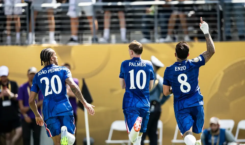 Chelsea-players-celebrate