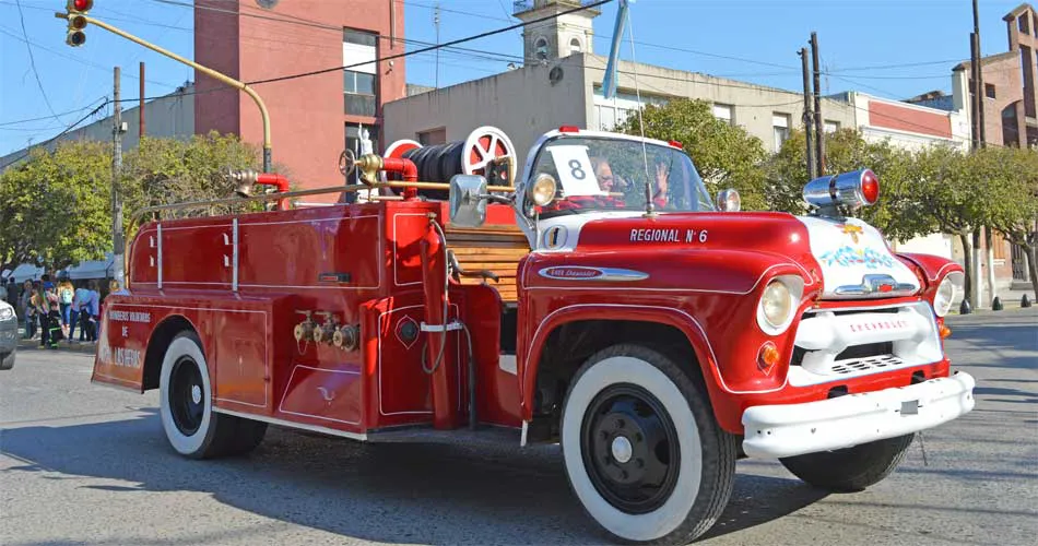 asi-fue-el-desfile-por-los-75-anos-del-cuartel-de-bomberos-20378