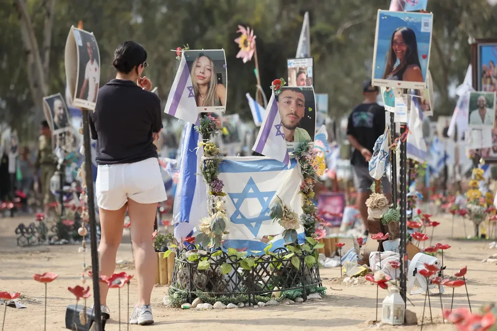 memorial-de-victimas-del-ataque-en-el-festival-nova