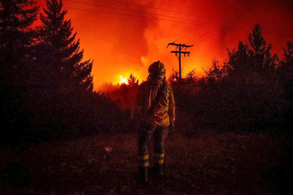 1cc80f2a-incendios-en-el-bolson-©-marcelo-martinez-greenpeace-02-1536x1025