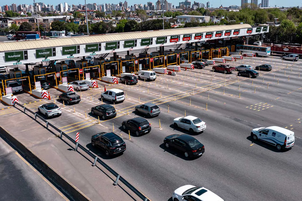 Todas-las-vias-de-peaje-de-Autopista-Buenos-Aires-La-Plata-ya-cuentan-con-TelePASE-3
