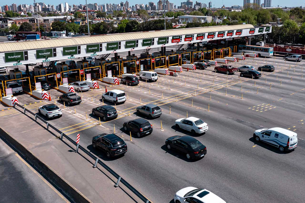 Todas-las-vias-de-peaje-de-Autopista-Buenos-Aires-La-Plata-ya-cuentan-con-TelePASE-3